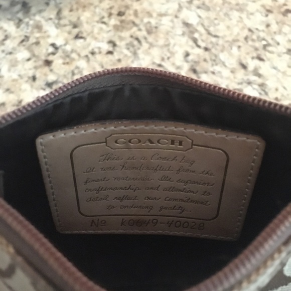 Coach wristlet - Picture 3 of 5